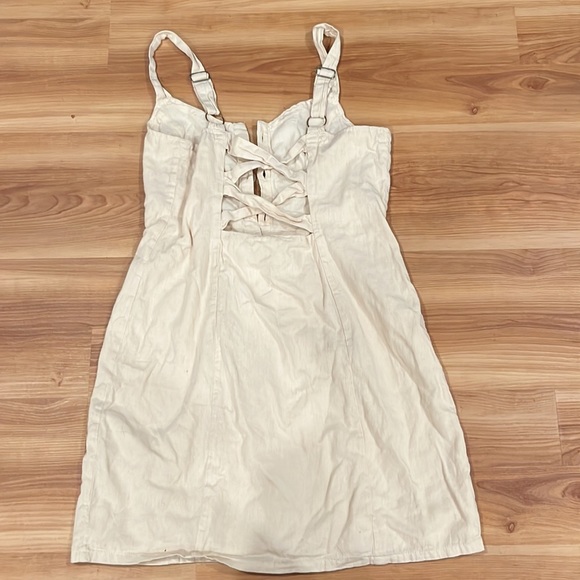 Cream color, size medium - Picture 2 of 2